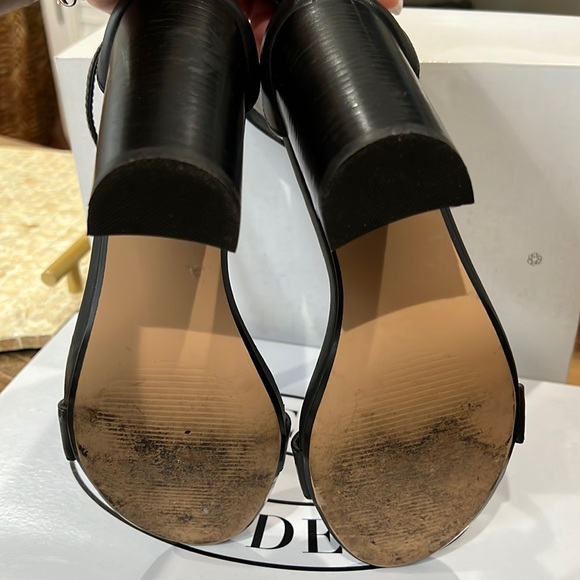 STEVE MADDEN LEATHER SANDALS SIZE 7 - Picture 4 of 4